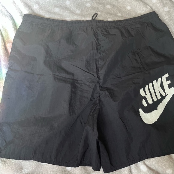 Vintage Nike Men's swim Shorts - Picture 2 of 3